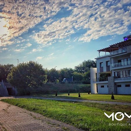 Moment Apartments Szolnok Luaran gambar