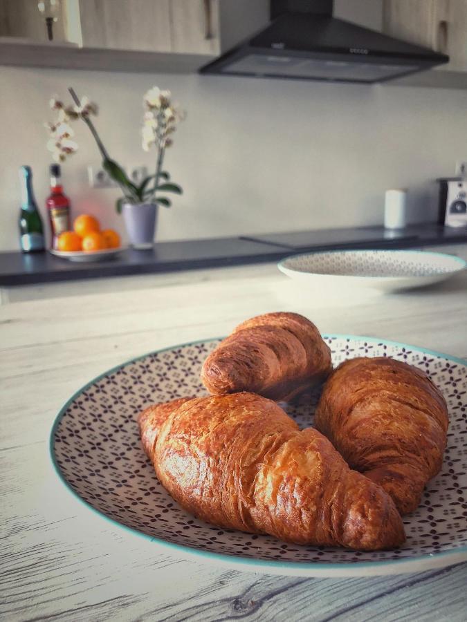 Moment Apartments Szolnok Luaran gambar