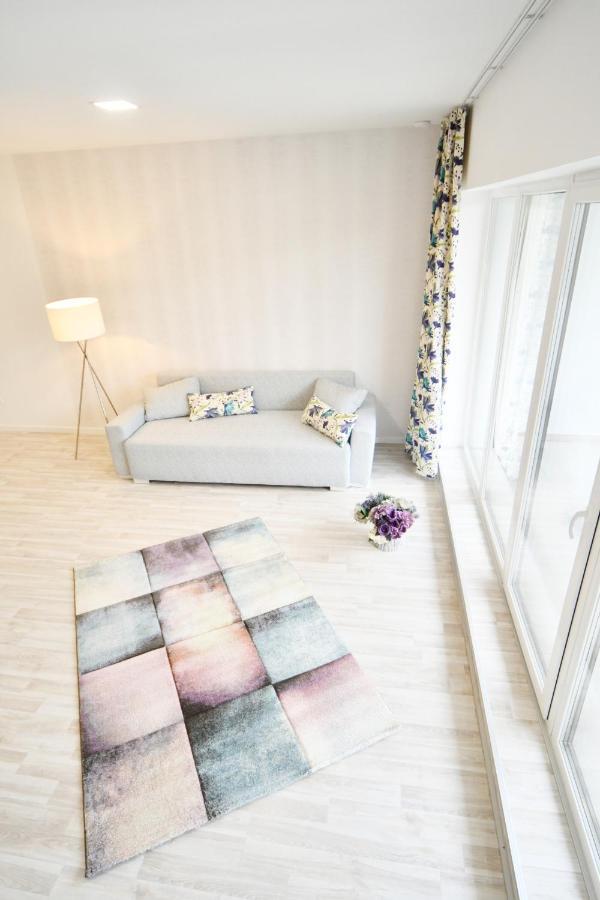 Moment Apartments Szolnok Luaran gambar