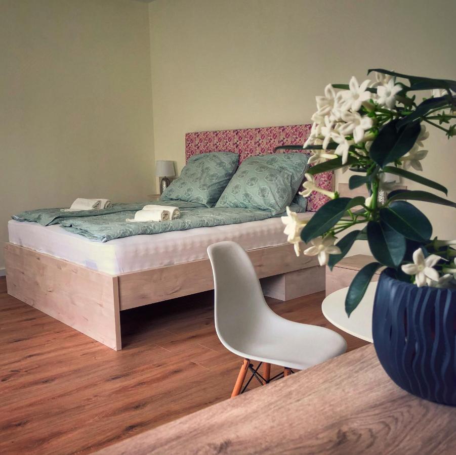 Moment Apartments Szolnok Luaran gambar