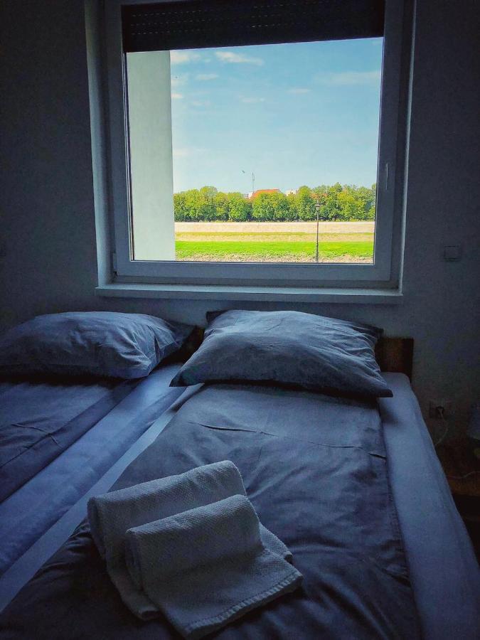 Moment Apartments Szolnok Luaran gambar